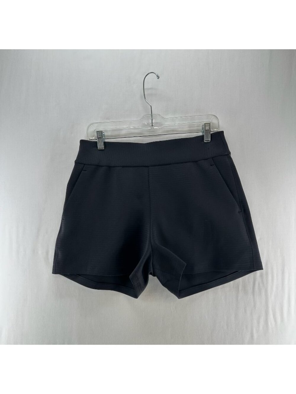 Lululemon Athletica Shaped Short Women 10 Pull On Stretch Pockets Textured Black
